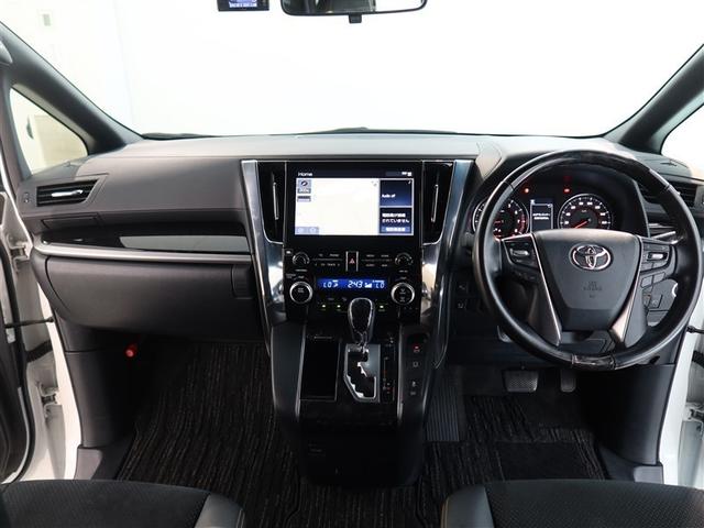 アルファード ２．５Ｓ　タイプゴールド　１年間走行無制限保証　ペダル踏み間違い　衝突回避被害軽減　車線逸脱警報機能　メモリナビ　フルセグＴＶ　バックカメラ　パノラミックモニタ　後席用モニター　ＥＴＣ　電源コンセント　クルーズコントロール（7枚目）