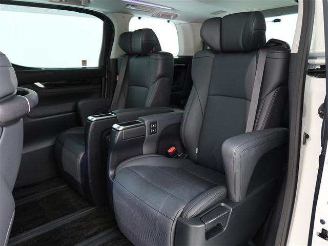 ゆったりとしたシートで快適なドライブをお楽しみください