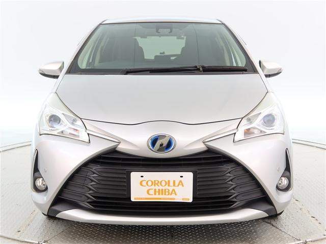 ヴィッツ ハイブリッドＦ　１年間走行無制限保証　衝突回避被害軽減　車線逸脱警報機能　メモリナビ　フルセグＴＶ　バックカメラ　ＥＴＣ　ＤＶＤ再生　オートエアコン（2枚目）