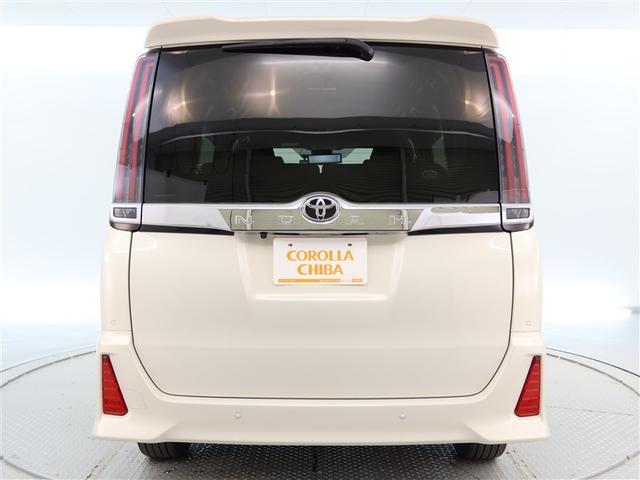 ノア Ｓｉ　１年間走行無制限保証　ペダル踏み間違い　衝突回避被害軽減　車線逸脱警報機能　メモリナビ　フルセグＴＶ　バックカメラ　ＥＴＣ　クルーズコントロール　電動スライドドア　ＬＥＤヘッドライト　ＤＶＤ再生（4枚目）