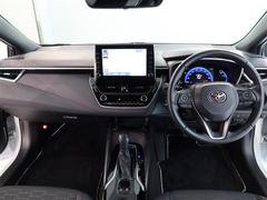 シンプルな運転席。運転は軽いハンドル回しで軽快なドライブを楽しめます 7