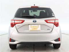 ������Υѥ�Ǽ�����Ŭ�ˡ����ݡ��ɽ����������륹�إ����˥��٤��Ѱդ��Ƥ���ޤ��� 4