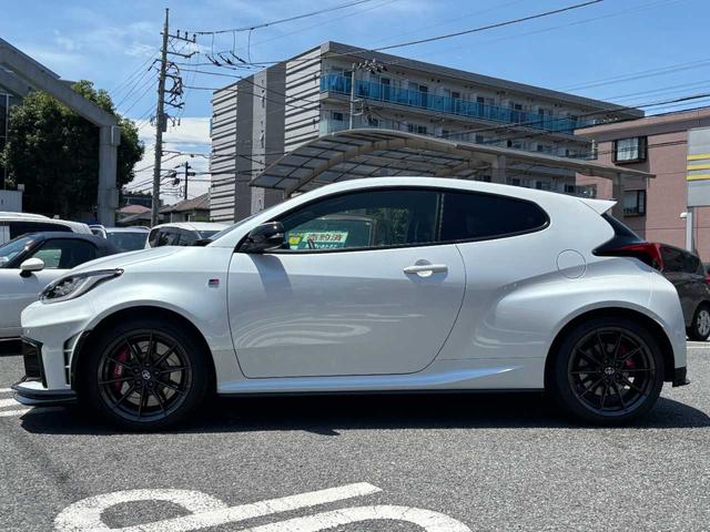 ＧＲヤリス ＲＺ　ハイパフォーマンス　ワンオーナー　フルエアロ　ＪＢＬサウンド　シートヒーター　ハーフレザー　衝突軽減　クルコン　ＢＳＭ　ソナー　ＬＥＤ　純正ＡＷ　純正ナビ　フルセグ　取扱説明書　保証書（28枚目）