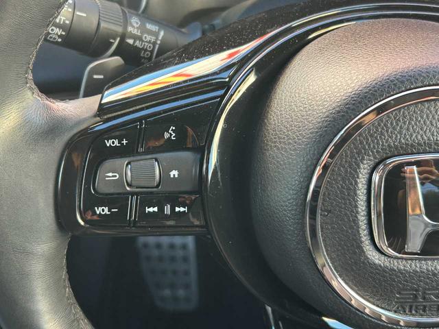 ヴェゼル e:HEV Z ユーザー買取 ワンオーナー レイズアルミ 無限グリル ブリッツマフラー ダウンサス 社外スピーカー ホンダコネクトディスプレイ 9インチインターナビ フルセグTV(9枚目)