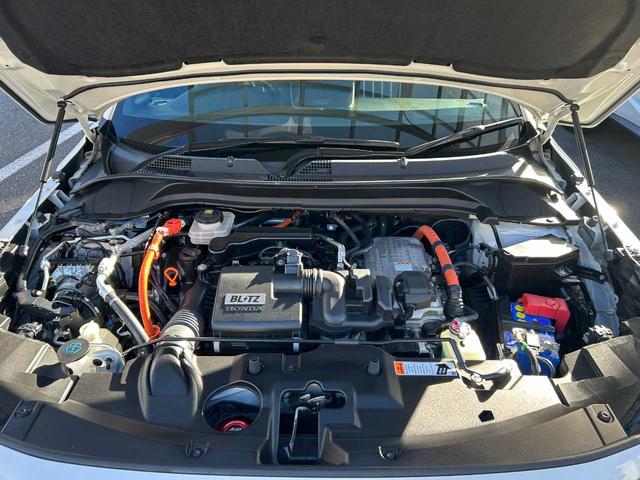 ヴェゼル e:HEV Z ユーザー買取 ワンオーナー レイズアルミ 無限グリル ブリッツマフラー ダウンサス 社外スピーカー ホンダコネクトディスプレイ 9インチインターナビ フルセグTV(27枚目)