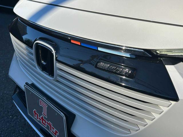 ヴェゼル e:HEV Z ユーザー買取 ワンオーナー レイズアルミ 無限グリル ブリッツマフラー ダウンサス 社外スピーカー ホンダコネクトディスプレイ 9インチインターナビ フルセグTV(30枚目)