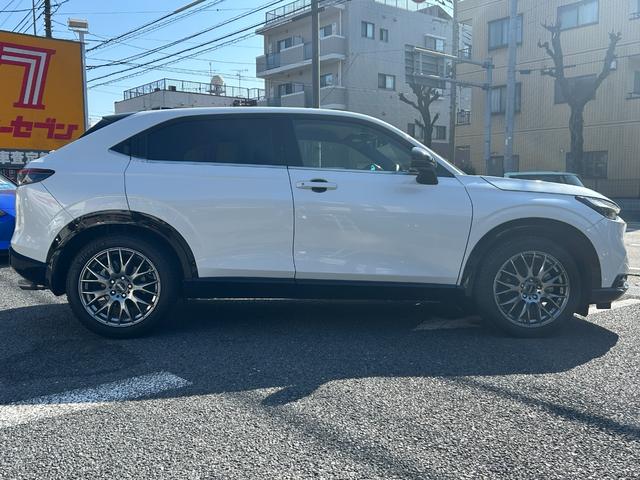 ヴェゼル e:HEV Z ユーザー買取 ワンオーナー レイズアルミ 無限グリル ブリッツマフラー ダウンサス 社外スピーカー ホンダコネクトディスプレイ 9インチインターナビ フルセグTV(31枚目)