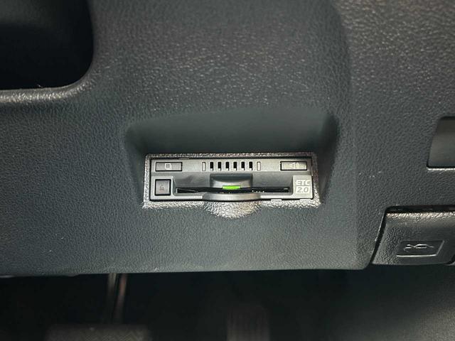 プリウス E 純正ナビ/フルセグ/LED/バックカメラ/SRSエアバック運転席, 助手席, サイド, カーテン/オートライト/オートエアコン/リアスポイラー/AW(10枚目)