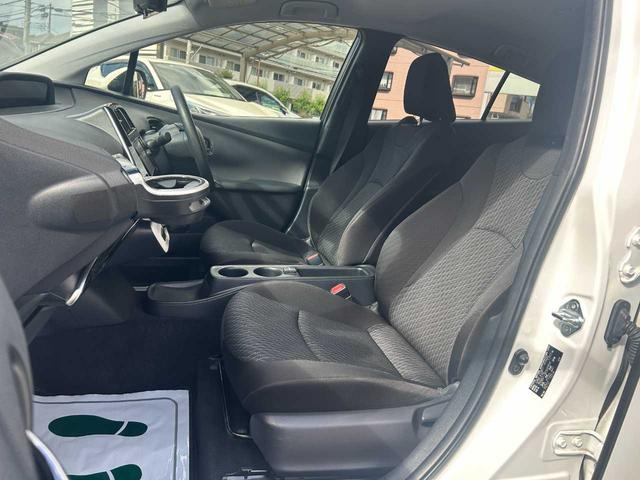 プリウス E 純正ナビ/フルセグ/LED/バックカメラ/SRSエアバック運転席, 助手席, サイド, カーテン/オートライト/オートエアコン/リアスポイラー/AW(17枚目)