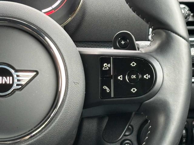 MINI ジョンクーパーワークス クラブマン ユーザー買取 19インチAW HUD クルコン MINIドライビングモード パフォーマンスコントロール マルチディスプレイメーター 電動パーキング レインセンサー 純正ナビ バックカメラ(5枚目)