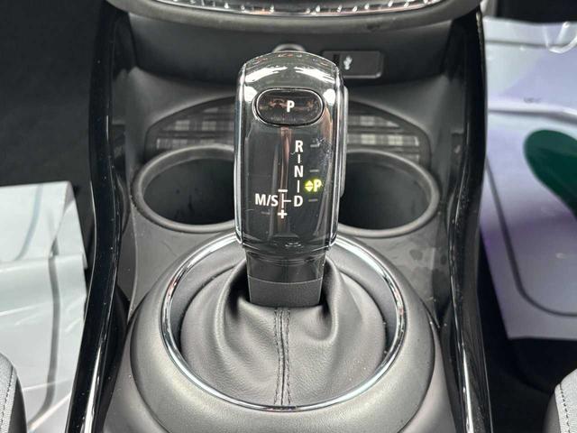 MINI ジョンクーパーワークス クラブマン ユーザー買取 19インチAW HUD クルコン MINIドライビングモード パフォーマンスコントロール マルチディスプレイメーター 電動パーキング レインセンサー 純正ナビ バックカメラ(9枚目)