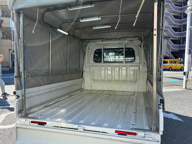 ハイゼットトラック スタンダードＳＡＩＩＩｔ　ＷＤ　ユーザー買取　スマートアシスト３　衝突警報機能　衝突回避支援ブレーキ　前後誤発進抑制　純正オーディオ　ＬＥＤヘッドライト　オートライト　パワーウィンドウ　ＥＴＣ　キーレス　取説　保証書（9枚目）