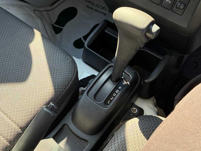 ハイゼットトラック スタンダードＳＡＩＩＩｔ　ＷＤ　ユーザー買取　スマートアシスト３　衝突警報機能　衝突回避支援ブレーキ　前後誤発進抑制　純正オーディオ　ＬＥＤヘッドライト　オートライト　パワーウィンドウ　ＥＴＣ　キーレス　取説　保証書（17枚目）