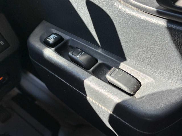 ハイゼットトラック スタンダードＳＡＩＩＩｔ　ＷＤ　ユーザー買取　スマートアシスト３　衝突警報機能　衝突回避支援ブレーキ　前後誤発進抑制　純正オーディオ　ＬＥＤヘッドライト　オートライト　パワーウィンドウ　ＥＴＣ　キーレス　取説　保証書（18枚目）