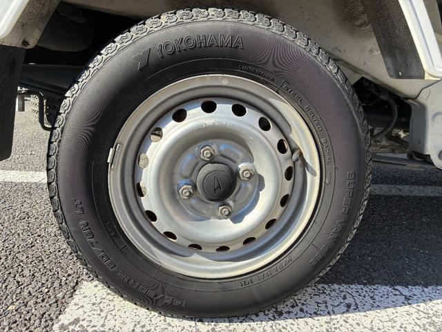 ハイゼットトラック スタンダードＳＡＩＩＩｔ　ＷＤ　ユーザー買取　スマートアシスト３　衝突警報機能　衝突回避支援ブレーキ　前後誤発進抑制　純正オーディオ　ＬＥＤヘッドライト　オートライト　パワーウィンドウ　ＥＴＣ　キーレス　取説　保証書（22枚目）