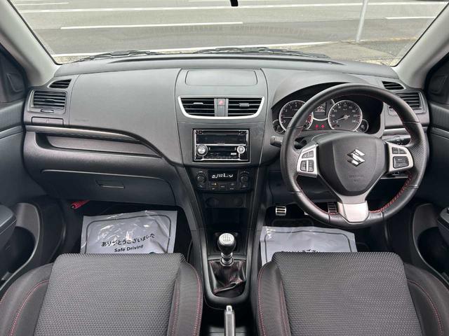 全体的に使用感の少ない良好な車内です。