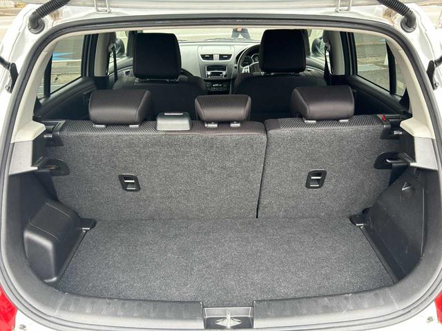 普段のお買い物や通勤、送迎等に十分な荷室スペースを確保しております。