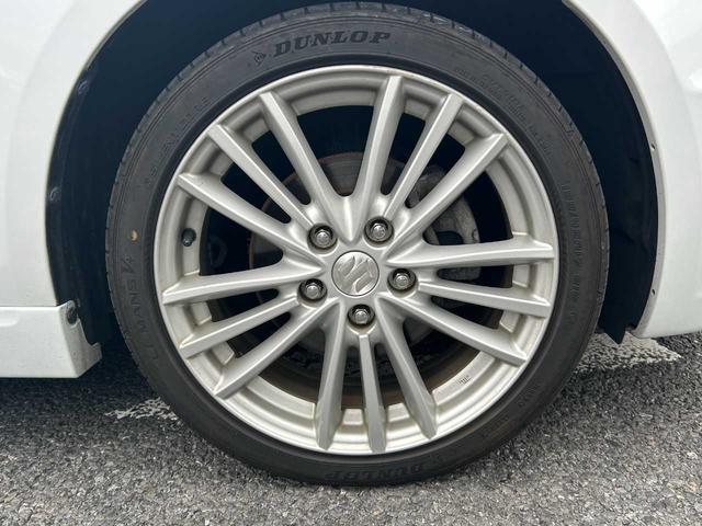 純正１７インチアルミホイール付！鉄ホイールと違って軽いので燃費にも影響してきます。ガソリンの高騰に貢献！