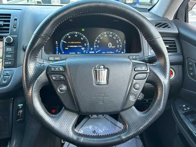 クラウンハイブリッド ベースグレード　ムーンルーフ　マークＸ　Ｇ’ｓ調カスタム車両　レーダークルコン　ダークブラウン革シート　純正ＨＤＤナビ　バックカメラ　パワーシート　純正１９インチＡＷ　シートヒーター　純正ステアリング有（6枚目）