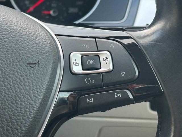 運転中、前方から目線をそらすことなく、オーディオ等の操作が可能な便利機能！安心＆快適なドライブを演出してくれます