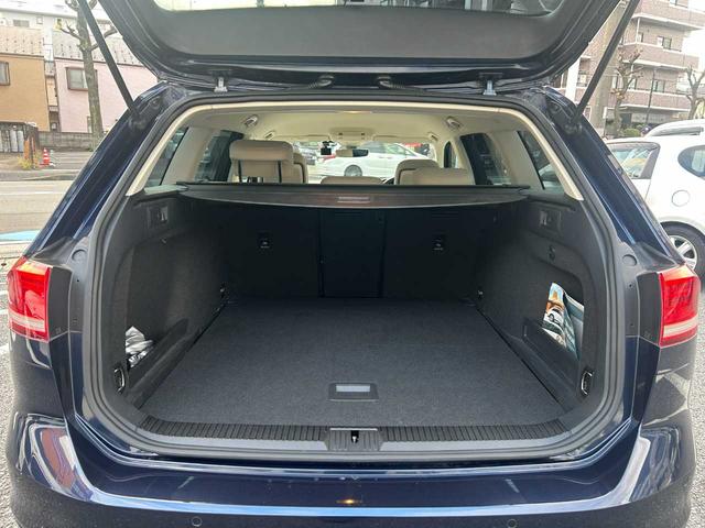 普段のお買い物や通勤、送迎等に十分な荷室スペースを確保しております。