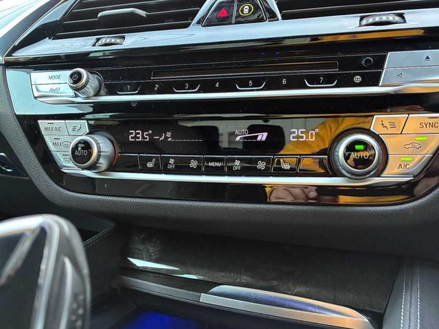 ５シリーズ ５３０ｅ　Ｍスポーツ　エディションジョイ＋　ユーザー買取　充電ケーブル有　ＨＵＤ　純正ＡＷ有　アクティブクルコン　レーンディパーチャー　衝突回避　衝突軽減ブレーキ　パークディスタンス　パーキングアシスト　アラウンドビュー　ブラック革シート（11枚目）