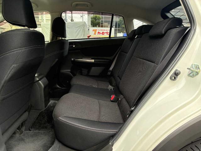 後部座席も気になるようなキズ・汚れやへたり等、大きなダメージはなく、良好な状態です。