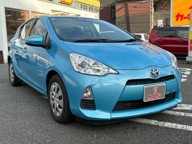 アクア Ｓ　１オーナー　禁煙　ユーザー買取車　スマートキー　純正ナビ　ＴＶ　Ｂｌｕｅｔｏｏｔｈ　オートエアコン　プッシュスタート（3枚目）