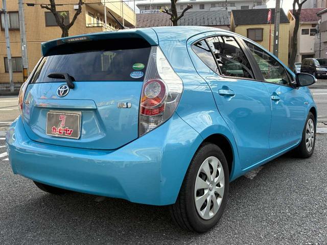 アクア Ｓ　１オーナー　禁煙　ユーザー買取車　スマートキー　純正ナビ　ＴＶ　Ｂｌｕｅｔｏｏｔｈ　オートエアコン　プッシュスタート（5枚目）