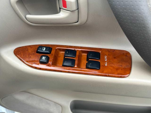 ランドクルーザー１００ ＶＸリミテッド　ユーザー買取車／純正ナビ／ＲＡＹＳホイール／バックカメラ／クルコン／ＴＶ／ＤＶＤ／オートライト／ドラレコ／木目調／構造変更５人乗り（18枚目）