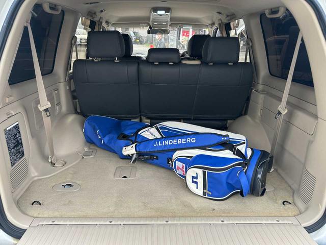 ランドクルーザー１００ ＶＸリミテッド　ユーザー買取車／純正ナビ／ＲＡＹＳホイール／バックカメラ／クルコン／ＴＶ／ＤＶＤ／オートライト／ドラレコ／木目調／構造変更５人乗り（20枚目）