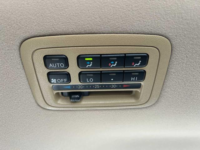 ランドクルーザー１００ ＶＸリミテッド　ユーザー買取車／純正ナビ／ＲＡＹＳホイール／バックカメラ／クルコン／ＴＶ／ＤＶＤ／オートライト／ドラレコ／木目調／構造変更５人乗り（21枚目）