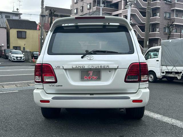ランドクルーザー１００ ＶＸリミテッド　ユーザー買取車／純正ナビ／ＲＡＹＳホイール／バックカメラ／クルコン／ＴＶ／ＤＶＤ／オートライト／ドラレコ／木目調／構造変更５人乗り（28枚目）