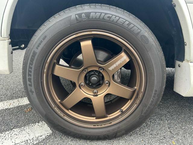 ランドクルーザー１００ ＶＸリミテッド　ユーザー買取車／純正ナビ／ＲＡＹＳホイール／バックカメラ／クルコン／ＴＶ／ＤＶＤ／オートライト／ドラレコ／木目調／構造変更５人乗り（31枚目）