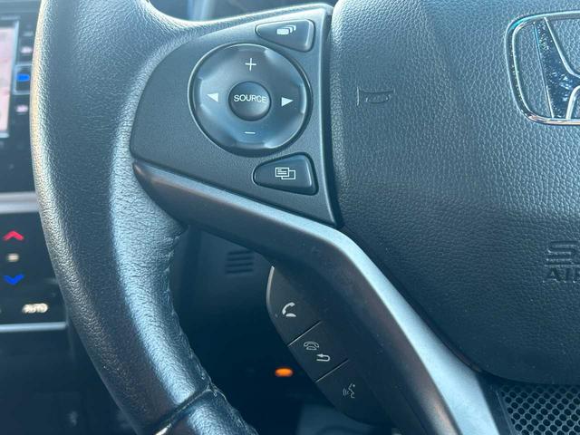 フィットハイブリッド Ｓ　ホンダセンシング　１オーナー　禁煙　ホンダインターナビ　ホンダセンシング　ＡＣＣ　衝突軽減ブレーキ　ＬＥＤ　純正１６インチＡＷ　パドルシフト　プラズマクラスター付オートエアコン　スマートキー　プッシュスタート（5枚目）