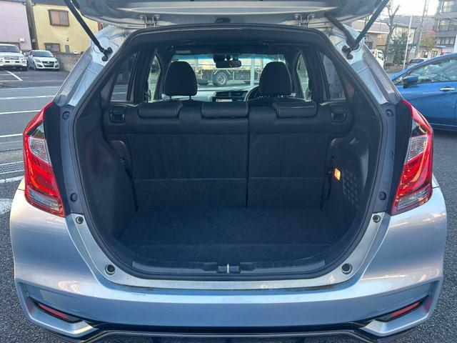 フィットハイブリッド Ｓ　ホンダセンシング　１オーナー　禁煙　ホンダインターナビ　ホンダセンシング　ＡＣＣ　衝突軽減ブレーキ　ＬＥＤ　純正１６インチＡＷ　パドルシフト　プラズマクラスター付オートエアコン　スマートキー　プッシュスタート（16枚目）