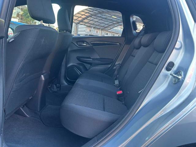 フィットハイブリッド Ｓ　ホンダセンシング　１オーナー　禁煙　ホンダインターナビ　ホンダセンシング　ＡＣＣ　衝突軽減ブレーキ　ＬＥＤ　純正１６インチＡＷ　パドルシフト　プラズマクラスター付オートエアコン　スマートキー　プッシュスタート（19枚目）