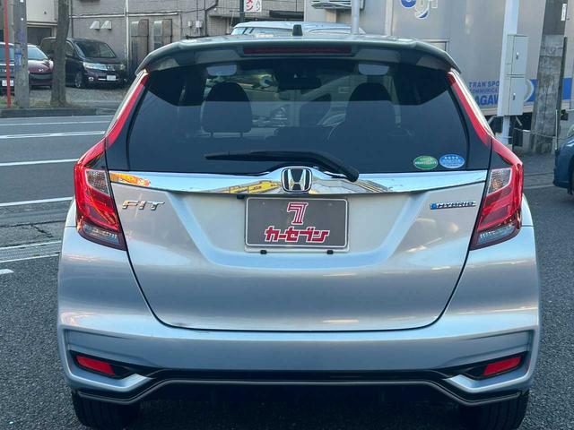 フィットハイブリッド Ｓ　ホンダセンシング　１オーナー　禁煙　ホンダインターナビ　ホンダセンシング　ＡＣＣ　衝突軽減ブレーキ　ＬＥＤ　純正１６インチＡＷ　パドルシフト　プラズマクラスター付オートエアコン　スマートキー　プッシュスタート（25枚目）