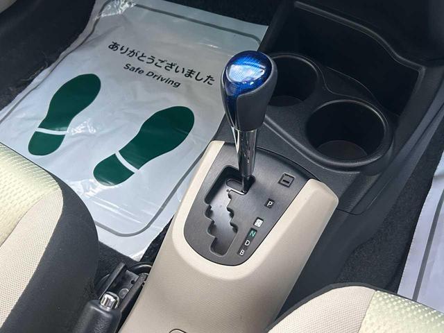 アクア S ユーザー買取車/モデリスタエアロ/純正ナビ/フルセグ/Bluetooth/バックカメラ/オートエアコン/AW(11枚目)