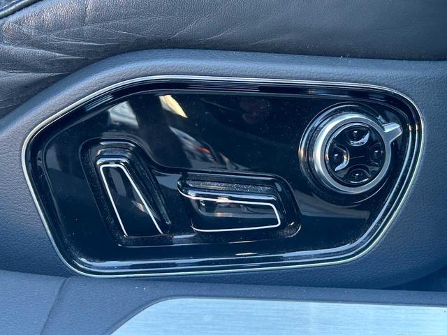 Ａ８ ３．０ＴＦＳＩクワトロ　コンフォートＰＫＧ　本革シート　シートヒーター　ＢＯＳＥサウンド　前席シートベンチレーション　オートクローザー　ＴＶ　バックモニター　ＥＴＣ　パワーバックドア　純正ナビ　スーパーチャージャー（19枚目）