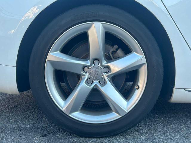 Ａ８ ３．０ＴＦＳＩクワトロ　コンフォートＰＫＧ　本革シート　シートヒーター　ＢＯＳＥサウンド　前席シートベンチレーション　オートクローザー　ＴＶ　バックモニター　ＥＴＣ　パワーバックドア　純正ナビ　スーパーチャージャー（35枚目）