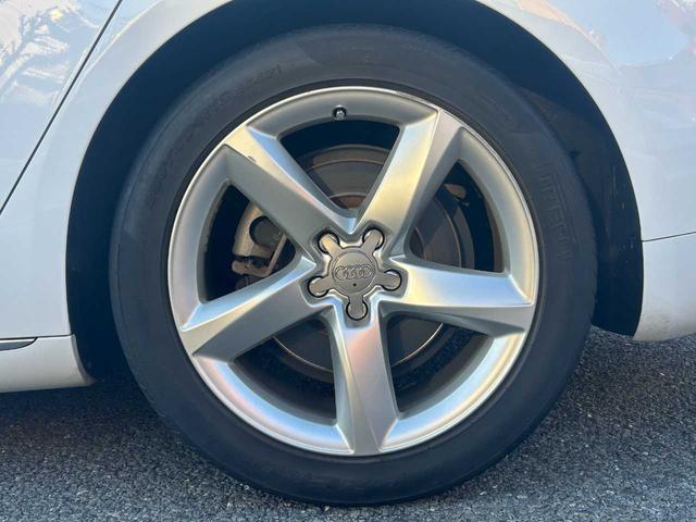 Ａ８ ３．０ＴＦＳＩクワトロ　コンフォートＰＫＧ　本革シート　シートヒーター　ＢＯＳＥサウンド　前席シートベンチレーション　オートクローザー　ＴＶ　バックモニター　ＥＴＣ　パワーバックドア　純正ナビ　スーパーチャージャー（36枚目）