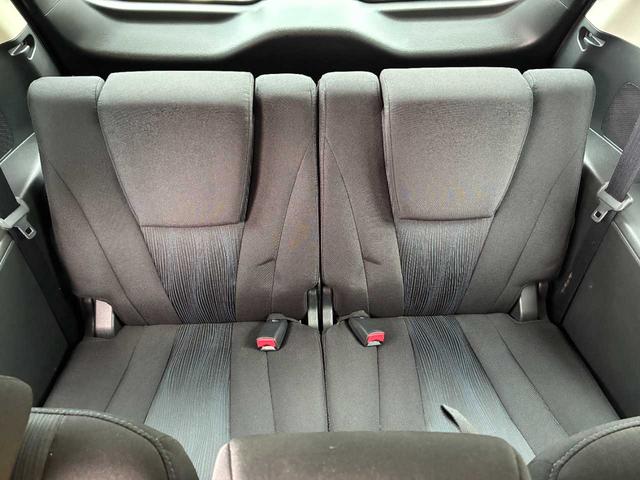 プレマシー ２０Ｓ　ユーザー買取　社外ナビ　片側電動スライドドア　７人乗り　ＥＴＣ　純正ＡＷ（11枚目）