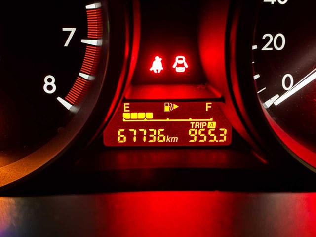 プレマシー ２０Ｓ　ユーザー買取　社外ナビ　片側電動スライドドア　７人乗り　ＥＴＣ　純正ＡＷ（35枚目）