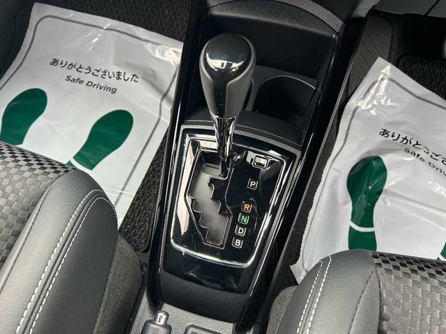 カローラフィールダー ハイブリッドG ダブルバイビー ワンオーナー/ユーザー買取車/セーフティセンスC/プリクラッシュブレーキ/レーンディパーチャー/オートハイビーム/LED/純正ナビ/フルセグ/バックカメラ/Bluetooth/16インチAW(11枚目)