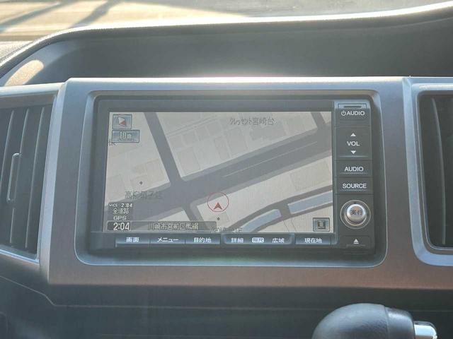 ステップワゴンスパーダ Ｚ　ユーザー買取車／両側パワースライドドア／純正ＨＤＤナビ／ＴＶ／ＤＶＤ／ＣＤ／フリップダウンモニター／ＨＩＤライト／バックカメラ／純正ＡＷ（6枚目）