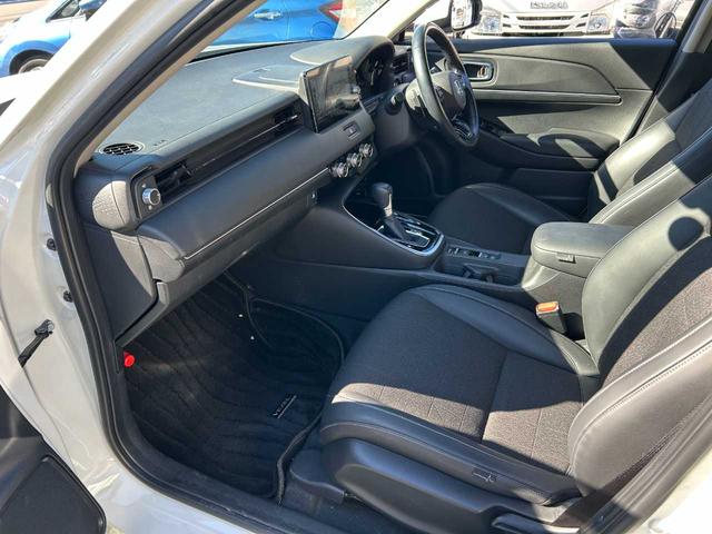 ヴェゼル e:HEV Z ユーザー買取 ホンダセンシング 9インチコネクトディスプレイ バックカメラ 後退時出庫サポート ハンズフリーパワーバックドア ハーフレザーシート 18インチアルミ Bluetooth接続 フルセグTV(19枚目)