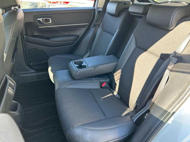 ヴェゼル e:HEV Z ユーザー買取 ホンダセンシング 9インチコネクトディスプレイ バックカメラ 後退時出庫サポート ハンズフリーパワーバックドア ハーフレザーシート 18インチアルミ Bluetooth接続 フルセグTV(23枚目)