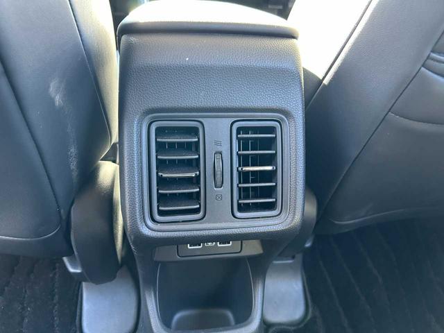 ヴェゼル e:HEV Z ユーザー買取 ホンダセンシング 9インチコネクトディスプレイ バックカメラ 後退時出庫サポート ハンズフリーパワーバックドア ハーフレザーシート 18インチアルミ Bluetooth接続 フルセグTV(27枚目)