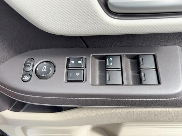Ｎ－ＢＯＸ Ｇ・Ｌホンダセンシング　スマートキー　クルーズコントロール　両側スライドドア（左電動）　バックカメラ　ＥＴＣ　前後ドラレコ　純正ナビ　ＣＤ・ＦＭ／ＡＭラジオ　Ｂｌｕｅｔｏｏｔｈ　ＬＥＤヘッドライト　タイヤ新品（38枚目）